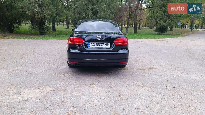 Седан Volkswagen Jetta 2014 в Харькове