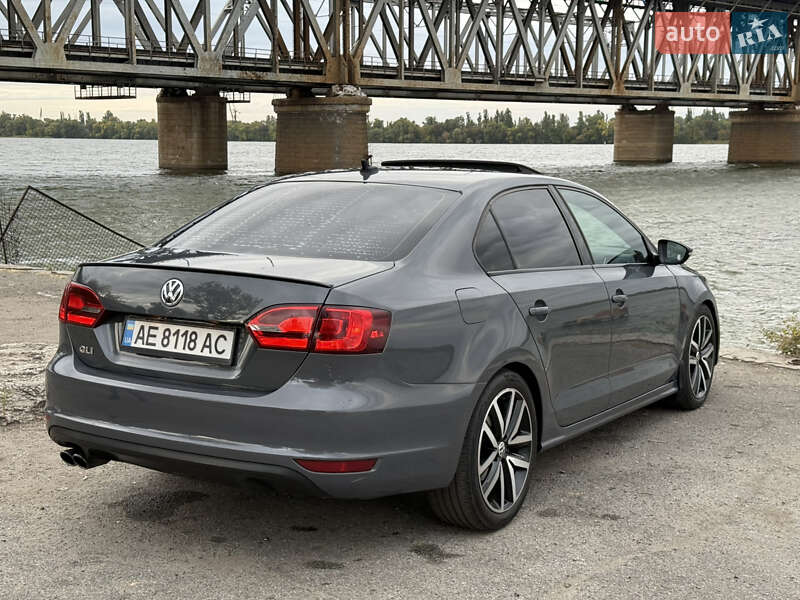 Седан Volkswagen Jetta 2012 в Днепре