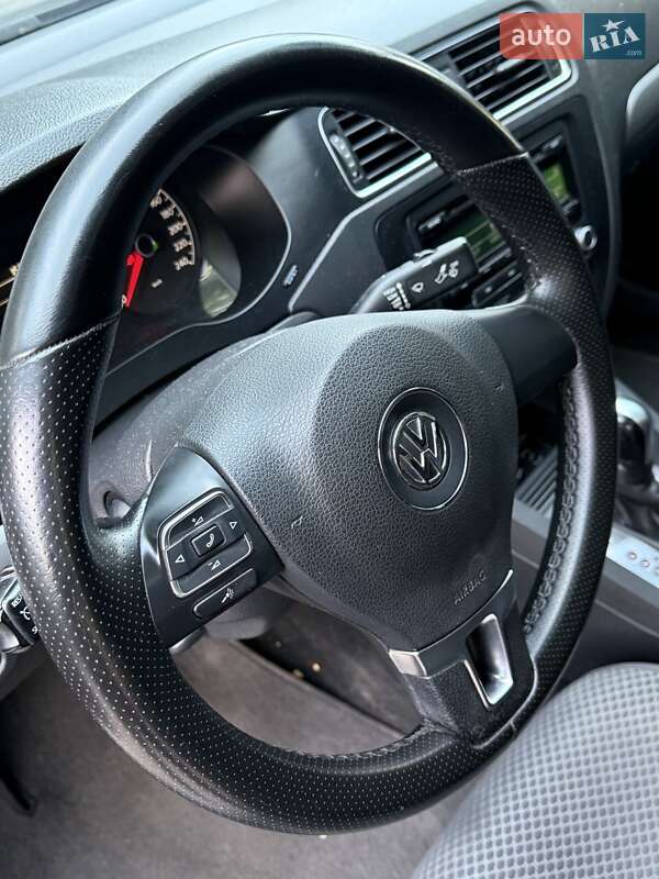 Седан Volkswagen Jetta 2013 в Запорожье