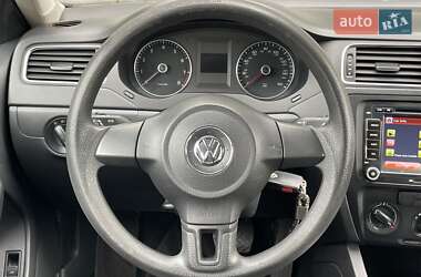 Седан Volkswagen Jetta 2014 в 