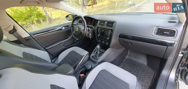 Седан Volkswagen Jetta 2016 в Киеве