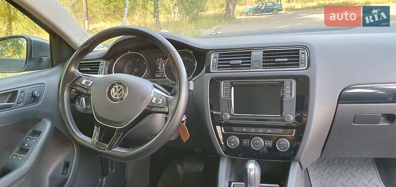 Седан Volkswagen Jetta 2016 в Киеве