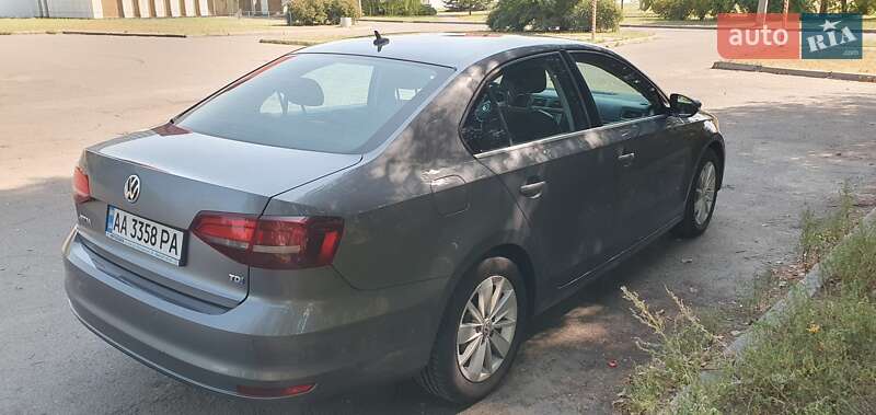 Седан Volkswagen Jetta 2016 в Киеве