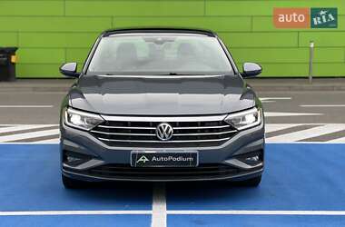 Седан Volkswagen Jetta 2019 в 