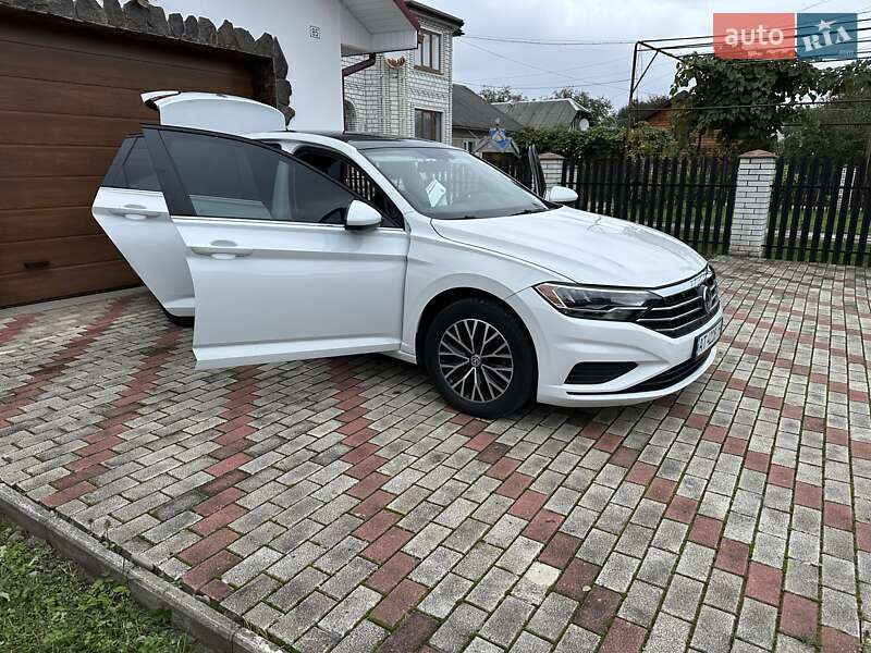 Седан Volkswagen Jetta 2019 в Івано-Франківську