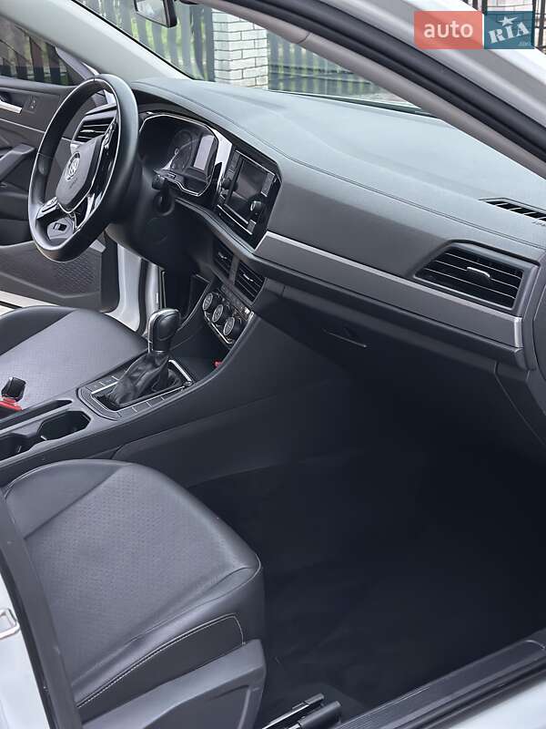 Седан Volkswagen Jetta 2019 в Івано-Франківську