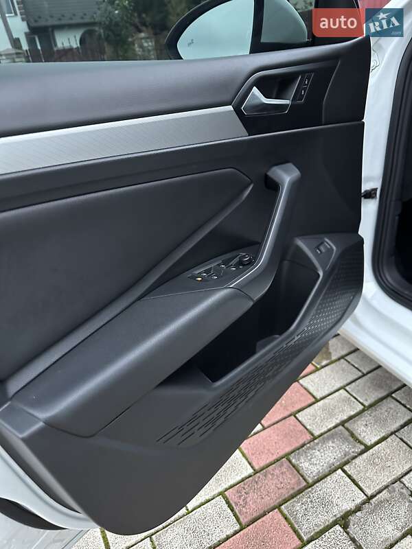 Седан Volkswagen Jetta 2019 в Івано-Франківську