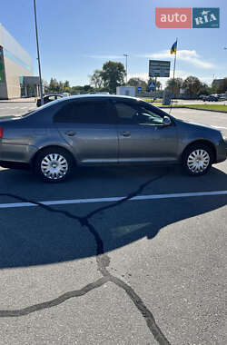 Седан Volkswagen Jetta 2007 в 