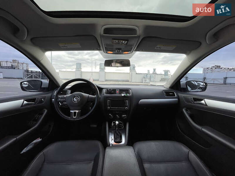 Седан Volkswagen Jetta 2012 в Киеве