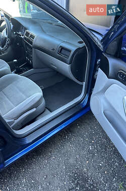 Седан Volkswagen Jetta 2002 в 