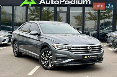 Седан Volkswagen Jetta 2018 в 