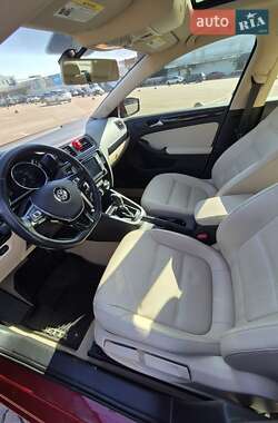 Седан Volkswagen Jetta 2016 в 