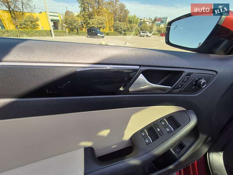 Седан Volkswagen Jetta 2016 в Житомирі фото 43 Седан Volkswagen Jetta 2016 в Житомирі