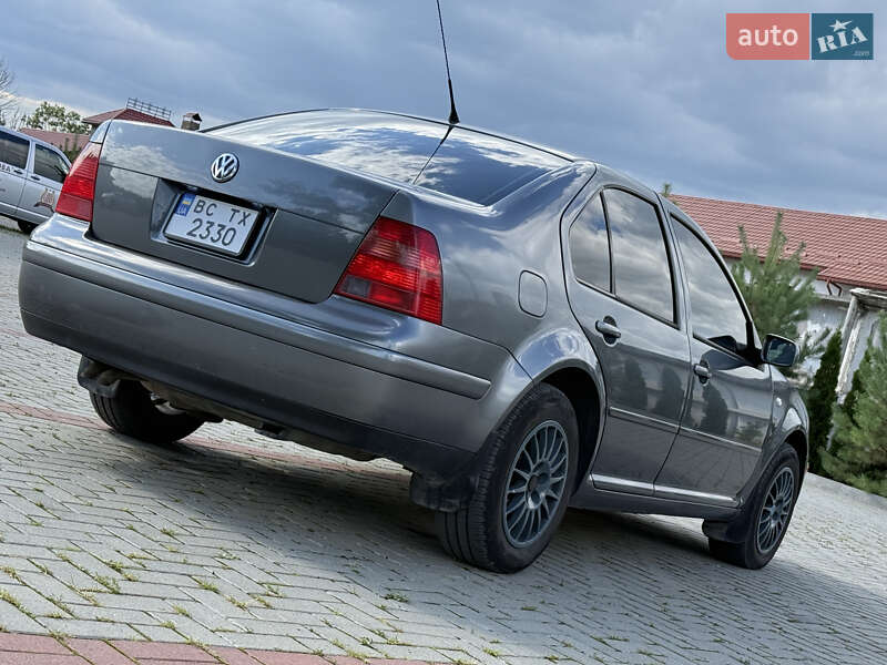 Седан Volkswagen Jetta 2003 в Золочеве
