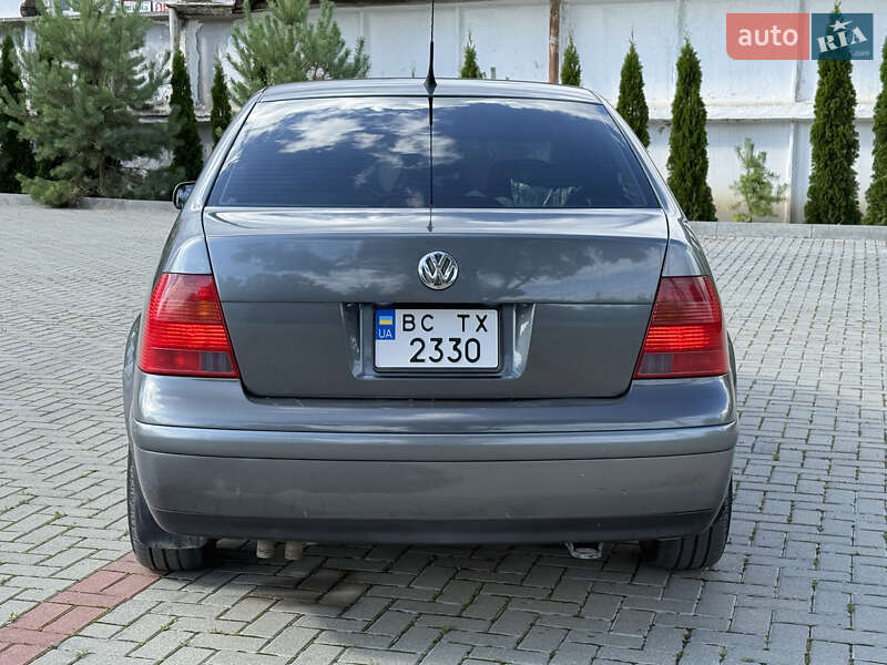 Седан Volkswagen Jetta 2003 в Золочеве