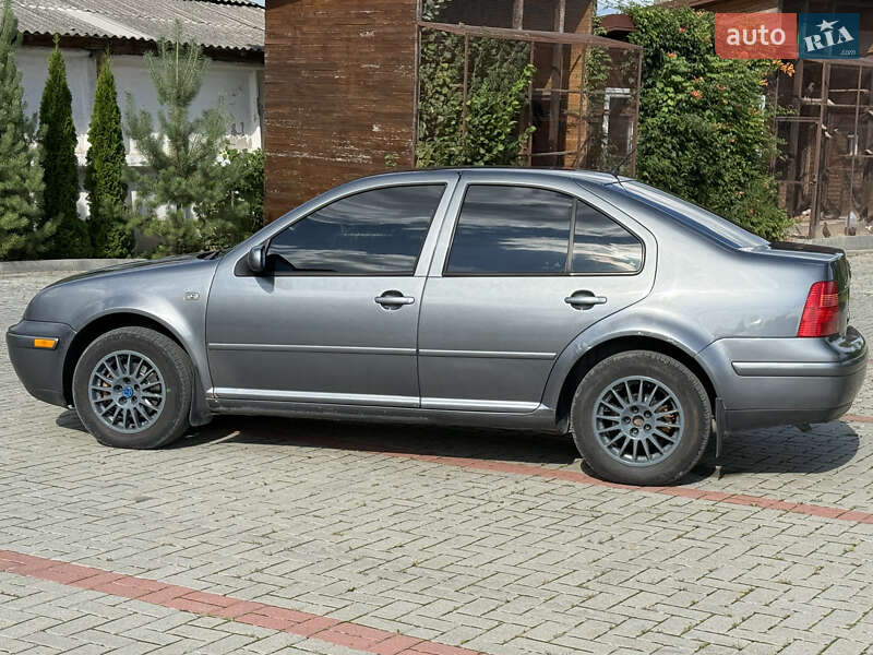 Седан Volkswagen Jetta 2003 в Золочеве