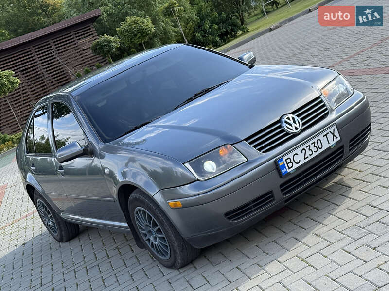 Седан Volkswagen Jetta 2003 в Золочеве