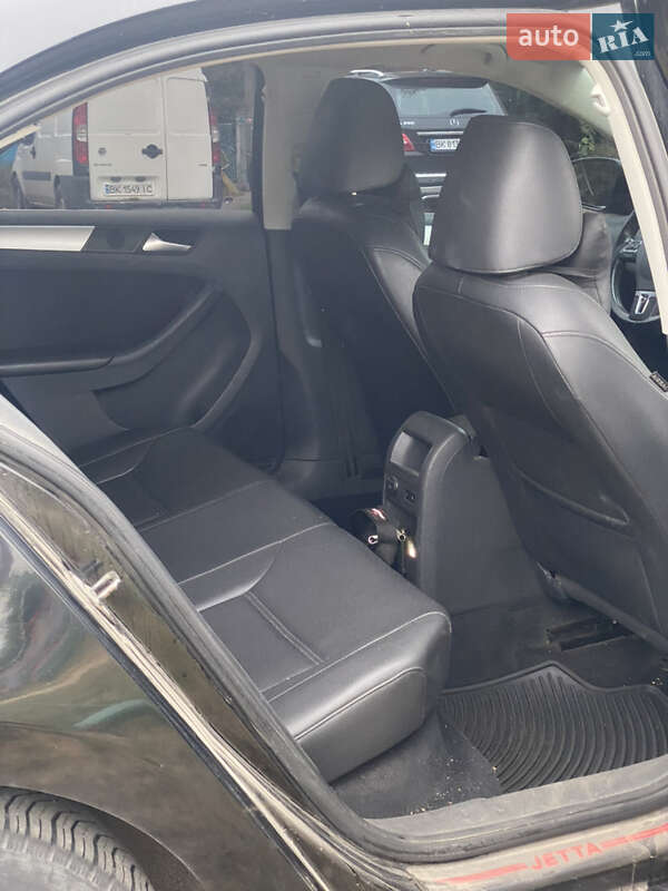 Седан Volkswagen Jetta 2012 в Сарнах