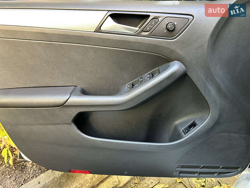 Седан Volkswagen Jetta 2016 в Кривому Розі фото 27 Седан Volkswagen Jetta 2016 в Кривому Розі