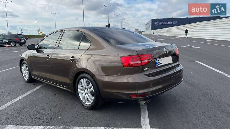 Седан Volkswagen Jetta 2014 в Львові