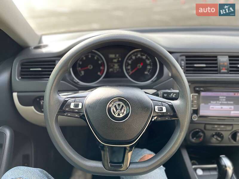 Седан Volkswagen Jetta 2014 в Львові