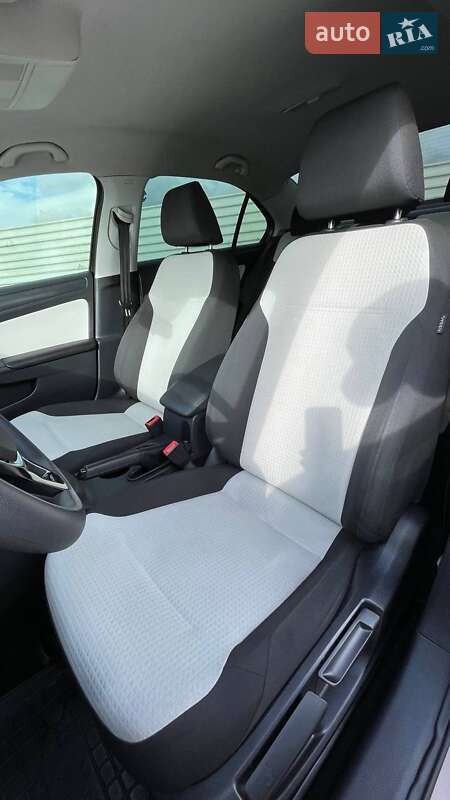 Седан Volkswagen Jetta 2014 в Львові