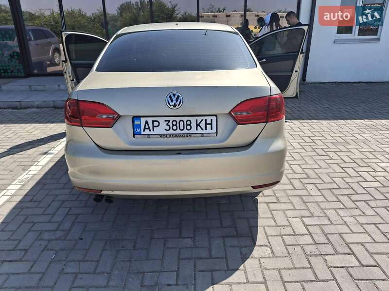 Седан Volkswagen Jetta 2013 в Запоріжжі