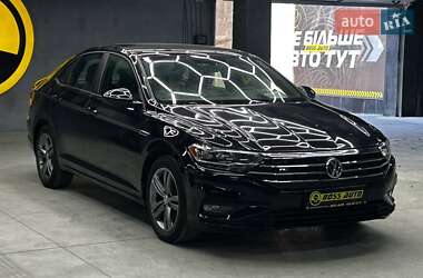 Седан Volkswagen Jetta 2020 в Чернівцях