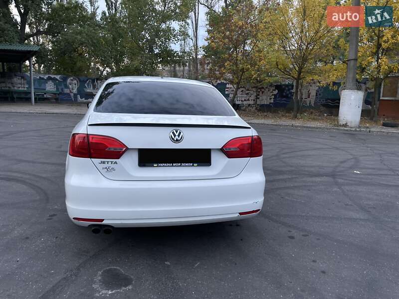 Седан Volkswagen Jetta 2011 в Миколаєві