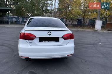 Седан Volkswagen Jetta 2011 в 
