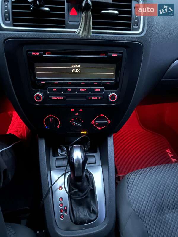 Седан Volkswagen Jetta 2011 в Миколаєві