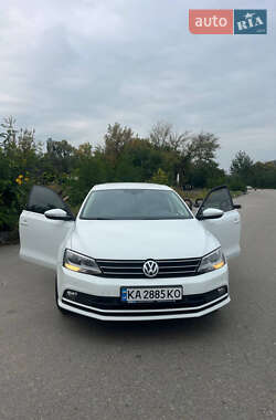 Седан Volkswagen Jetta 2016 в Киеве