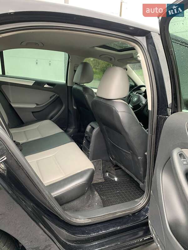 Седан Volkswagen Jetta 2013 в Виннице