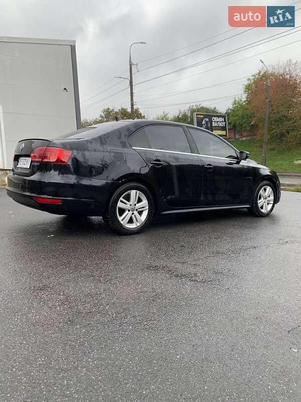 Седан Volkswagen Jetta 2013 в Виннице