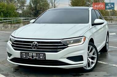 Седан Volkswagen Jetta 2019 в 