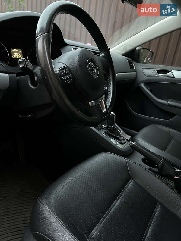 Седан Volkswagen Jetta 2013 в Гадячі