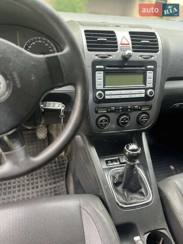 Седан Volkswagen Jetta 2008 в Жидачові