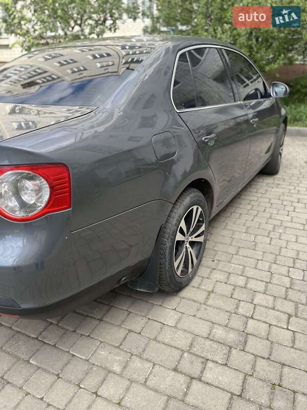Седан Volkswagen Jetta 2008 в Жидачові