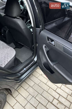 Седан Volkswagen Jetta 2014 в 