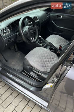 Седан Volkswagen Jetta 2014 в 