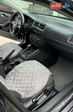 Седан Volkswagen Jetta 2014 в 