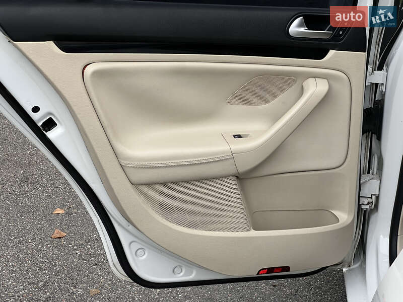 Универсал Volkswagen Jetta 2010 в Киеве фото 44 Универсал Volkswagen Jetta 2010 в Киеве