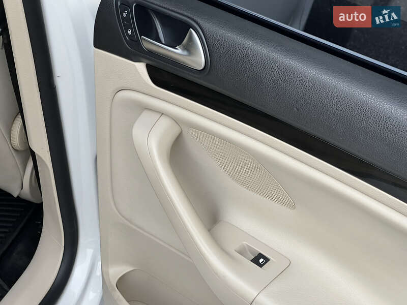 Универсал Volkswagen Jetta 2010 в Киеве фото 52 Универсал Volkswagen Jetta 2010 в Киеве