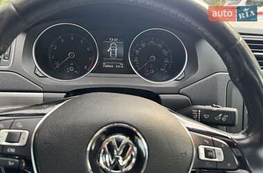 Седан Volkswagen Jetta 2016 в 