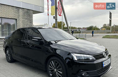 Седан Volkswagen Jetta 2013 в 
