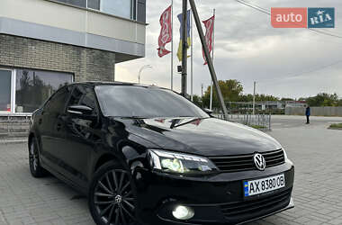 Седан Volkswagen Jetta 2013 в Харькове