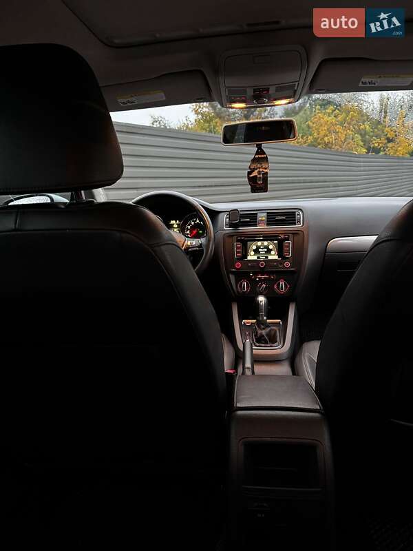 Седан Volkswagen Jetta 2015 в Киеве