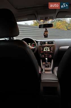 Седан Volkswagen Jetta 2015 в 