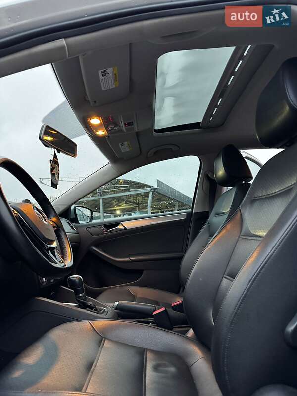 Седан Volkswagen Jetta 2015 в Киеве