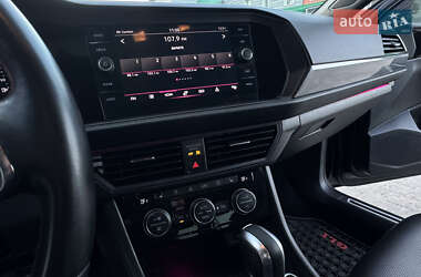 Седан Volkswagen Jetta 2020 в 
